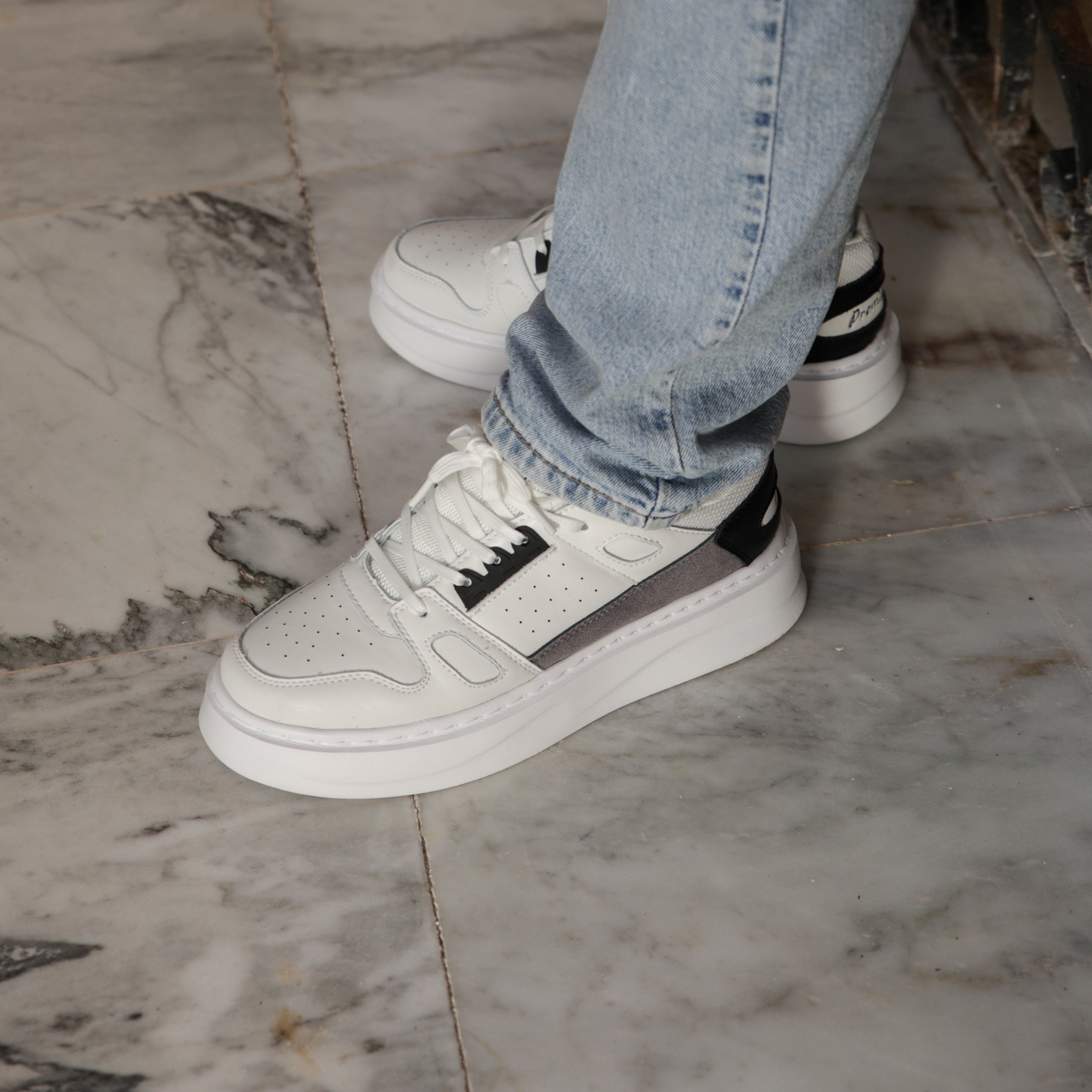 Image of SNEAKERS - Cosmos-Algerie