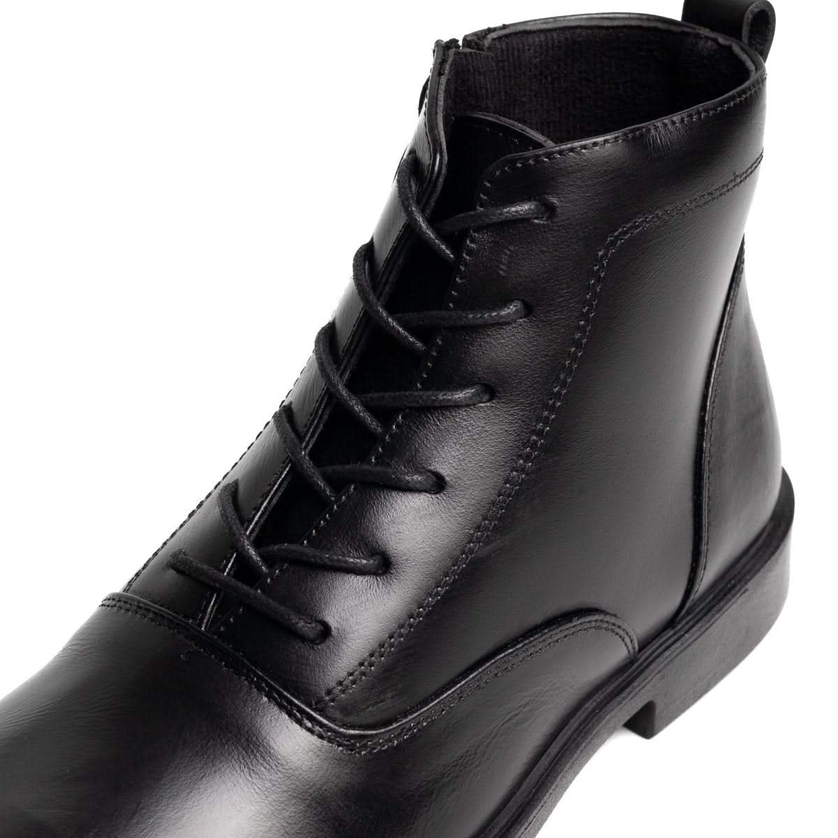 Image of حذاء ديربي أسود | جلد خام لأولئك الذين يسيرون عبر الوحل بأناقة | - الكون - الجزائر