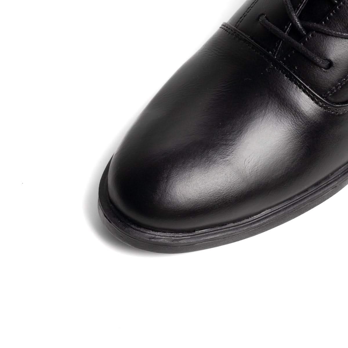 Image of حذاء ديربي أسود | جلد خام لأولئك الذين يسيرون عبر الوحل بأناقة | - الكون - الجزائر