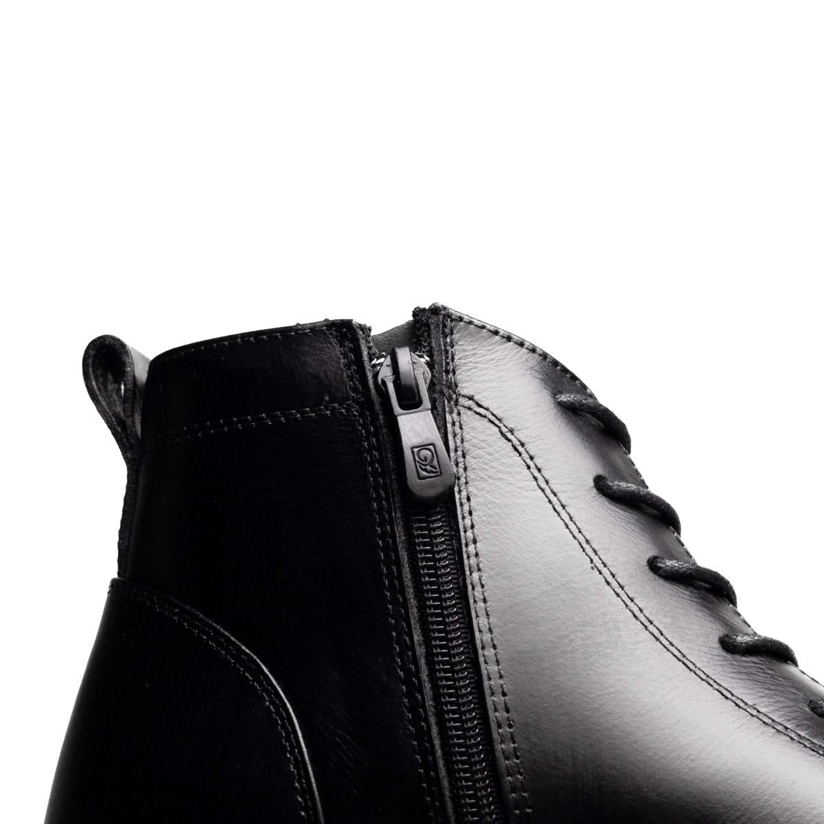 Image of حذاء ديربي أسود | جلد خام لأولئك الذين يسيرون عبر الوحل بأناقة | - الكون - الجزائر