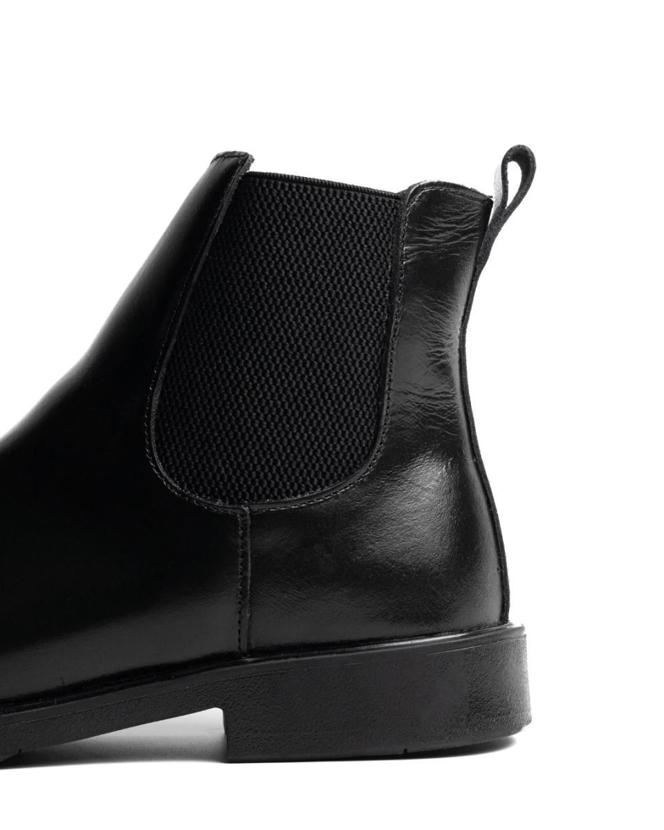 Image of حذاء تشيلسي أنيق أسود – السلاح النهائي للأسلوب الرصين – كوزموس – الجزائر